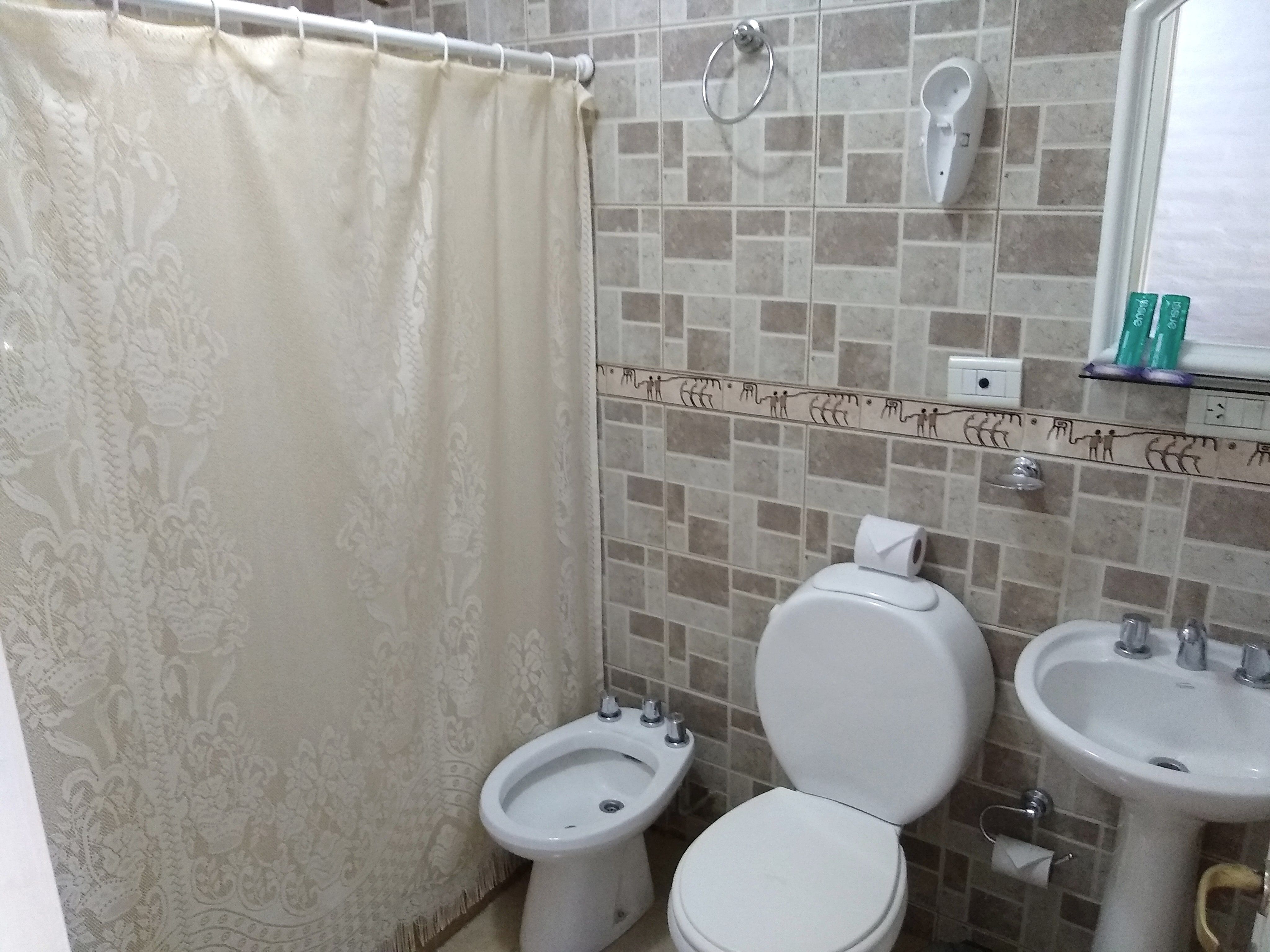 Baño privado de uno de los alojamientos de Valle Pintado